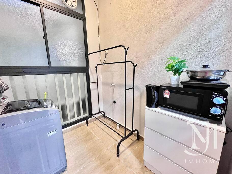 Parkland Batu11 2br Mrt Free Parking #22 Apartment *