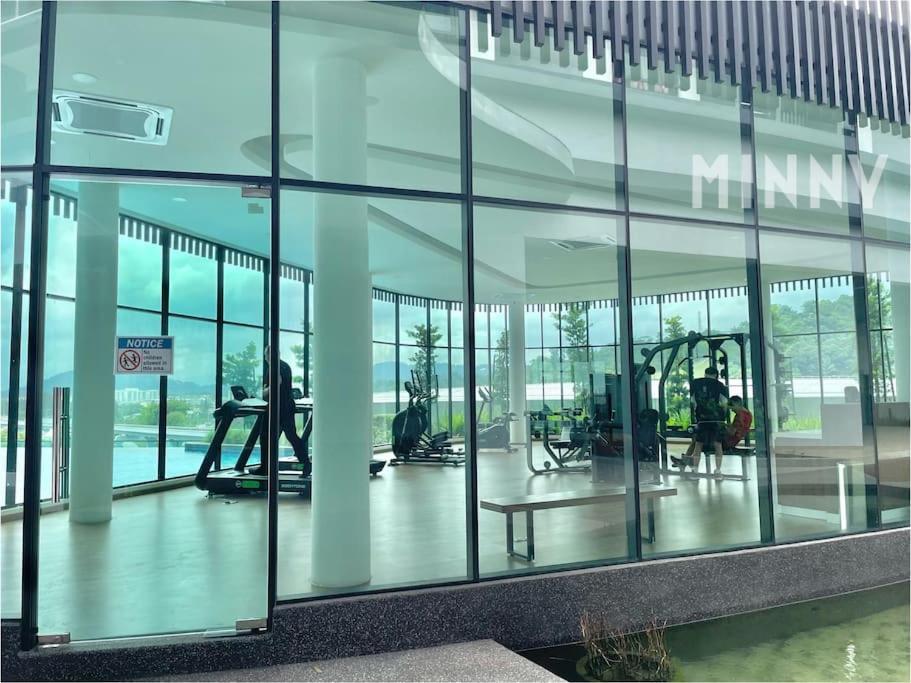Parkland Batu11 2br Mrt Free Parking #22 *