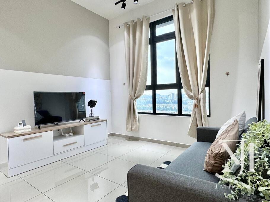 Parkland Batu11 2br Mrt Free Parking #22 Apartment *