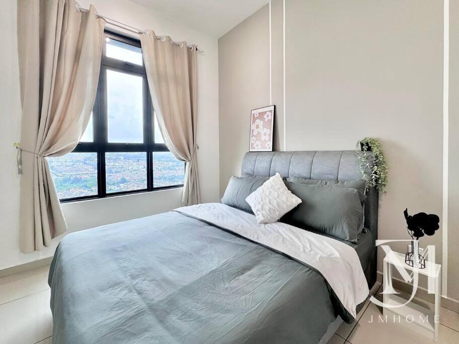 Apartment Parkland Batu11 2br Mrt Free Parking #22 Cheras