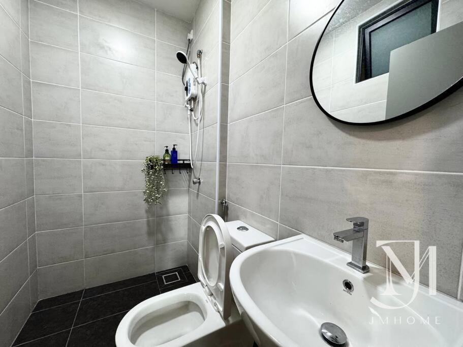 Parkland Batu11 2br Mrt Free Parking #22 Cheras